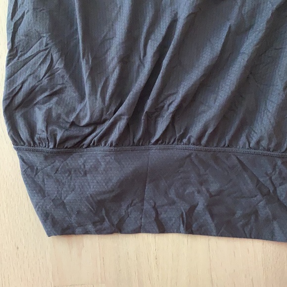 Charcoal grey Lululemon sleeveless work out top - Picture 3 of 6